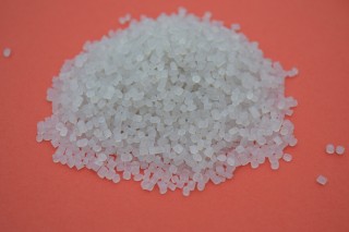 pe塑胶原料批发商(pe塑胶原料多少钱一吨)