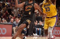 湖人击败马刺詹姆斯砍44分(20202021nba湖人vs马刺)