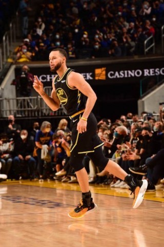 腾讯nba直播免费观看(腾讯nba直播免费观看直播在线76人VS勇士)