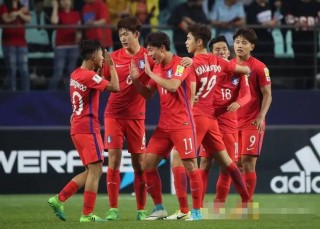 中国和韩国足球比赛(中国和韩国足球比赛直播在线观看)
