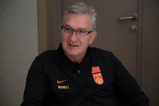 中国男足主教练(中国男足主教练是谁)