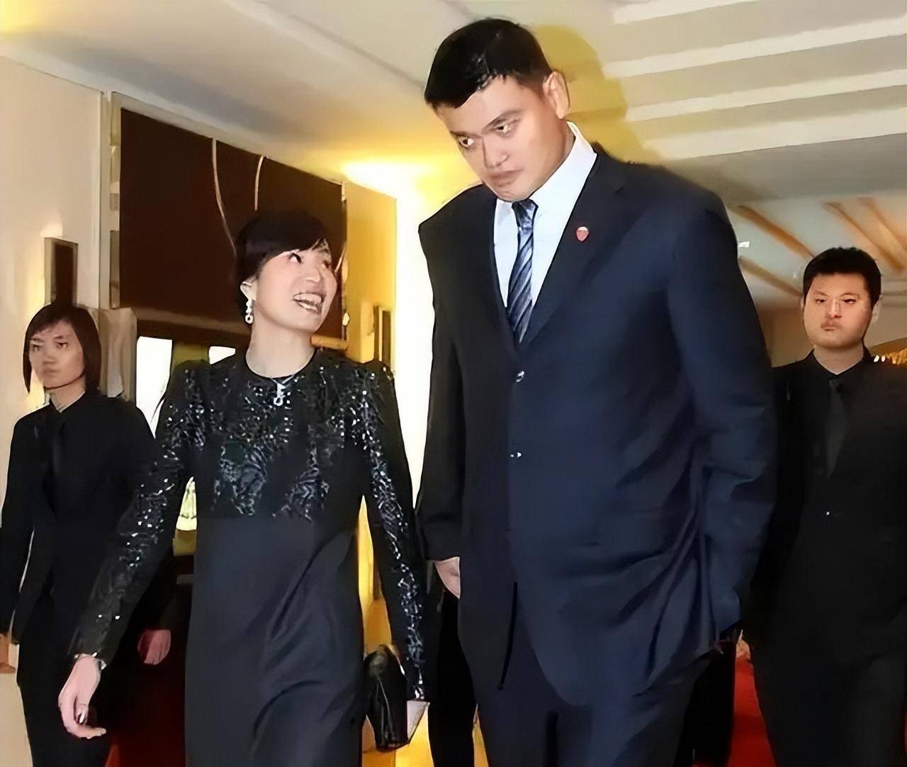 姚明老婆叶莉身高(姚明夫人叶莉身高是多少米)  第1张