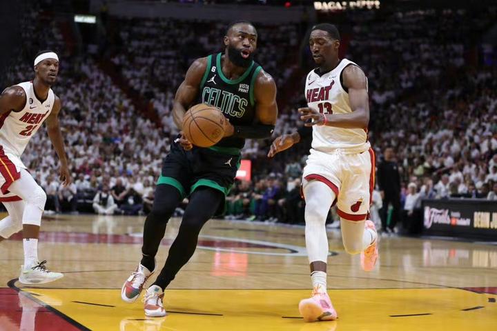 nba热火vs凯尔特人直播(nba热火vs凯尔特人直播422)  第1张